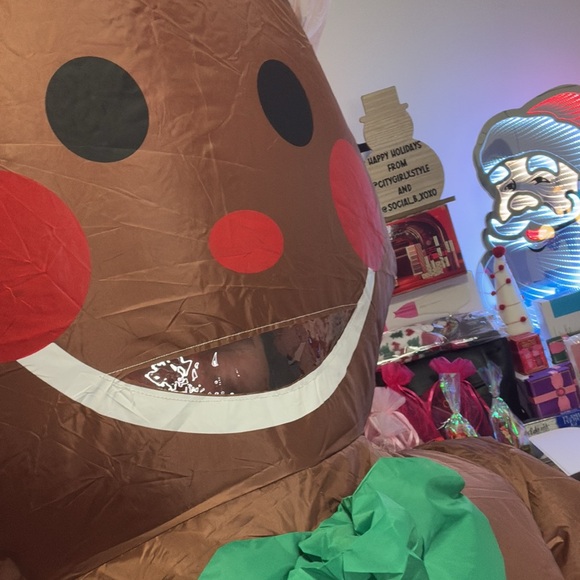 JOIN @citygirlxstyle & I TONIGHT FOR GINGERBREAD MAGIC - Picture 2 of 2